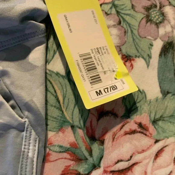 NWT Active Wear Shorts Camo Design Size Medium - Picture 3 of 6